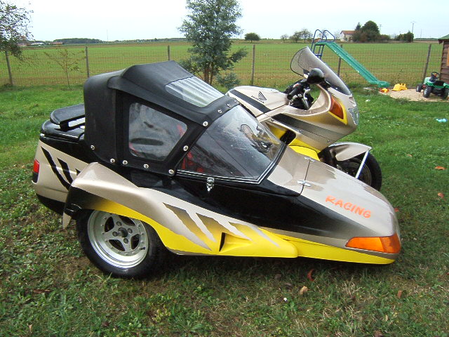 F 153